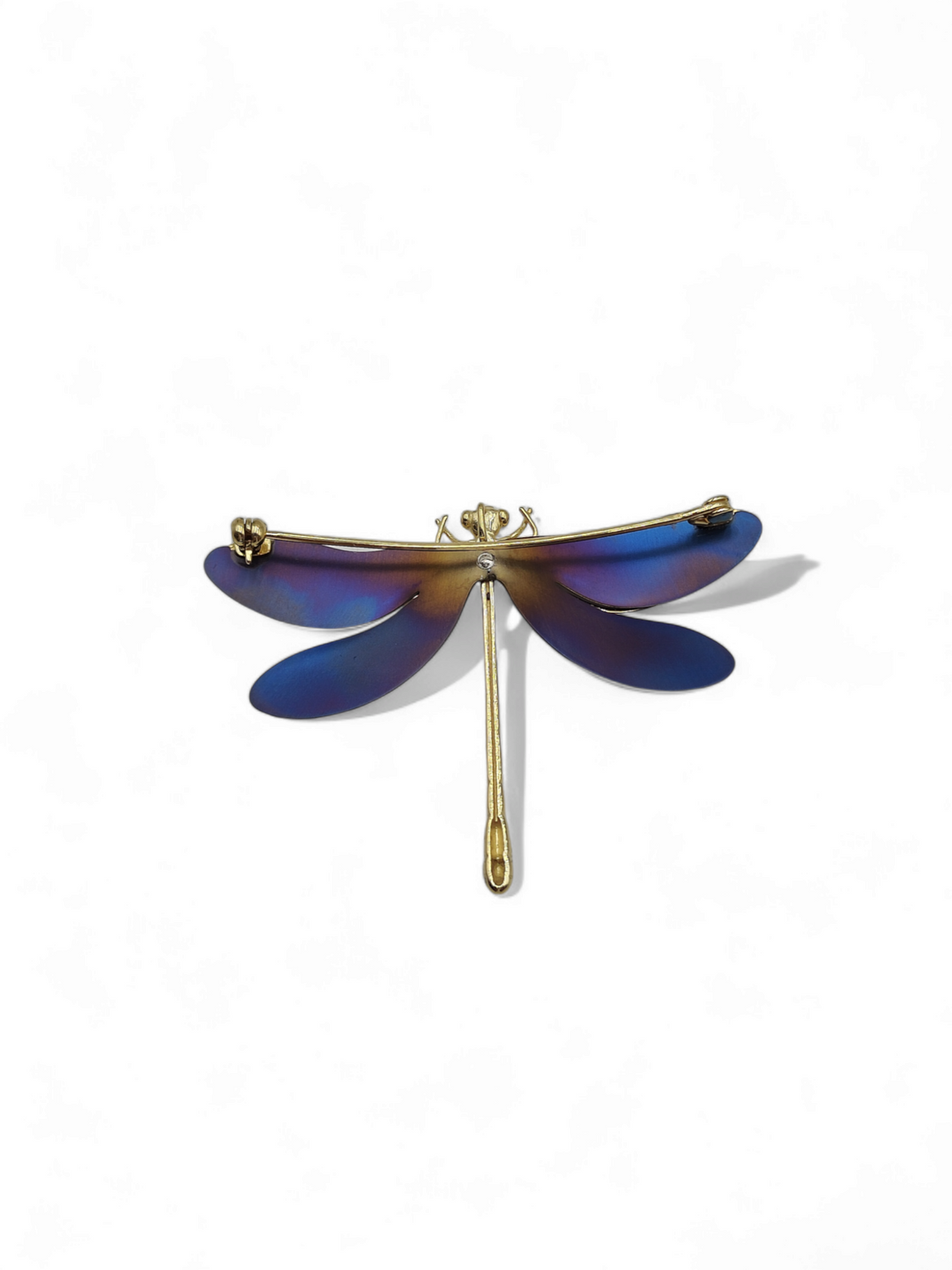 Spilla libellula in titanio montati su argento galvanica oro.