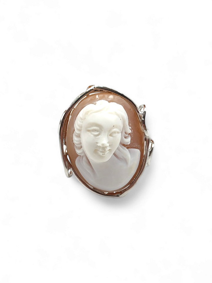 FINE COLLEZIONE - anello "dea dell'amore" in cammeo montato su argento