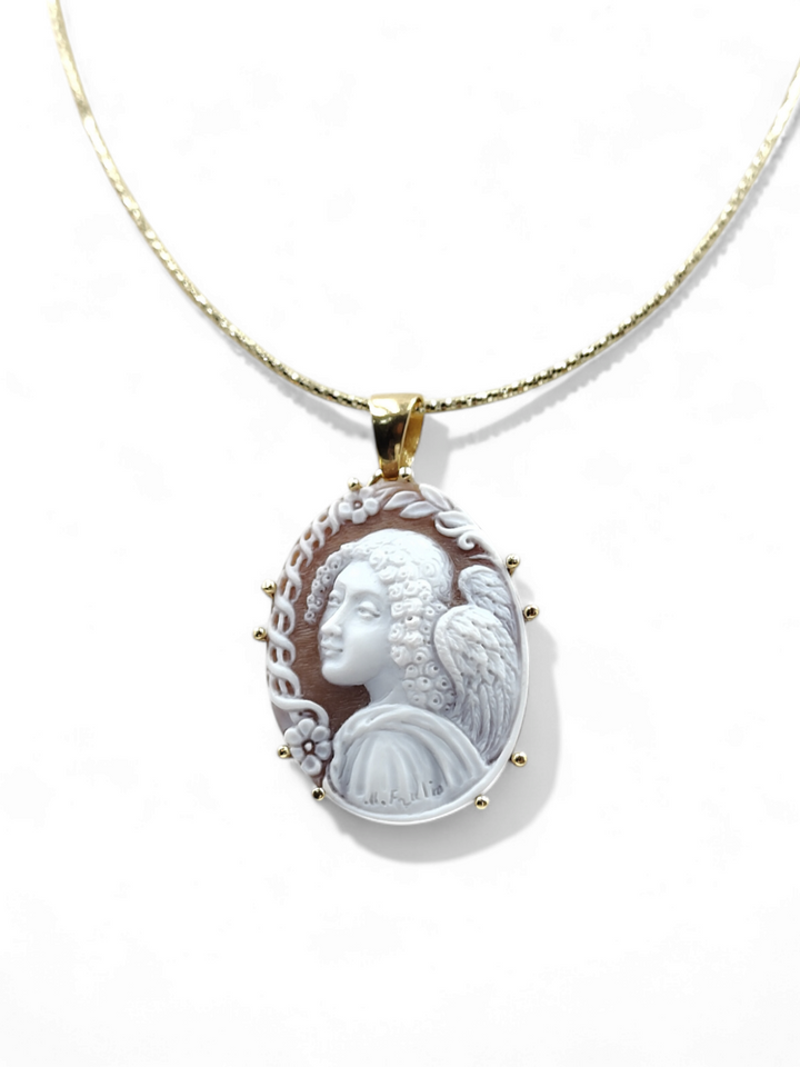 Collana ciondolo "angelo custode" in cammeo montato su argento