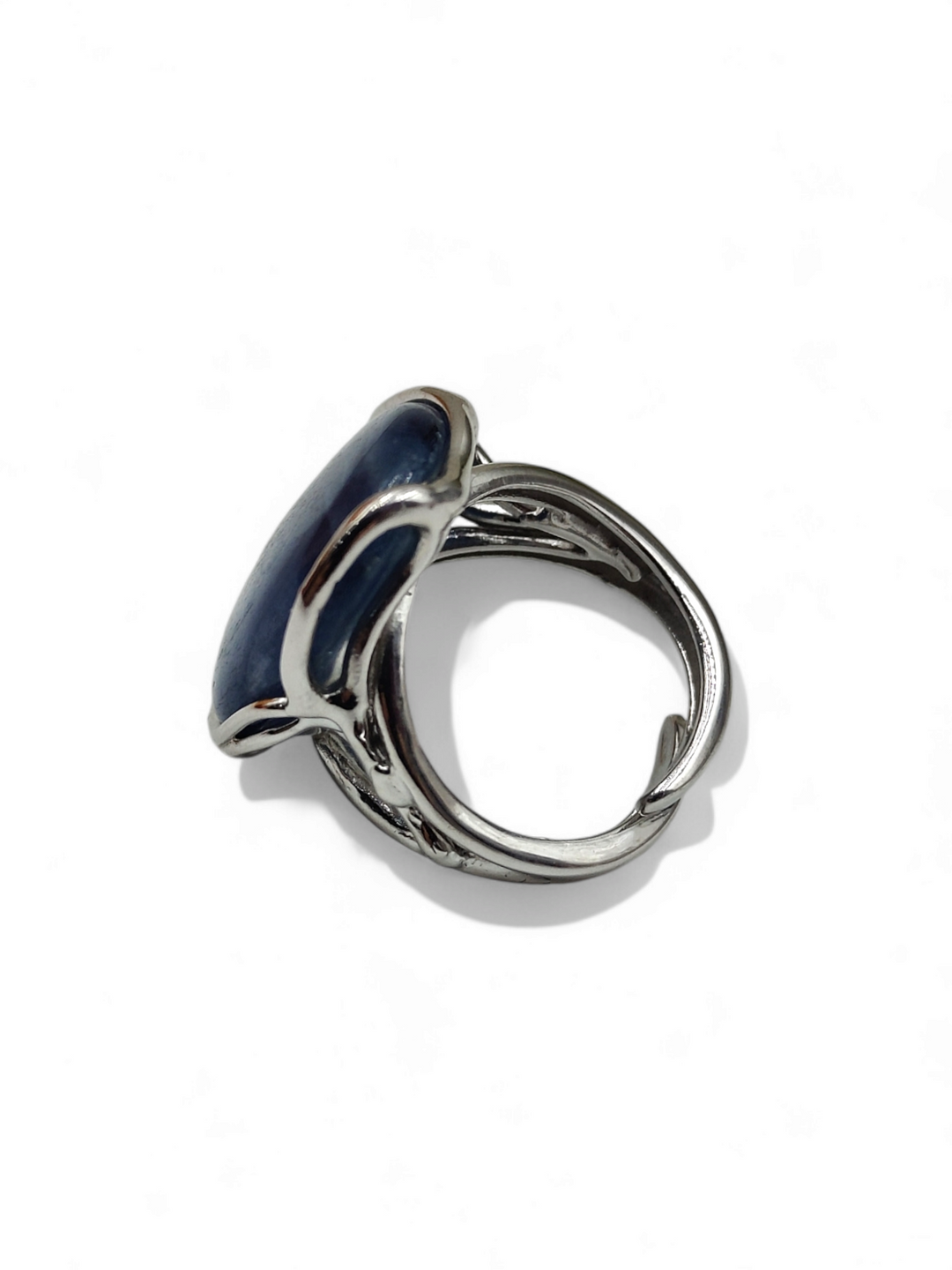 Kyanite oval ring set in silver