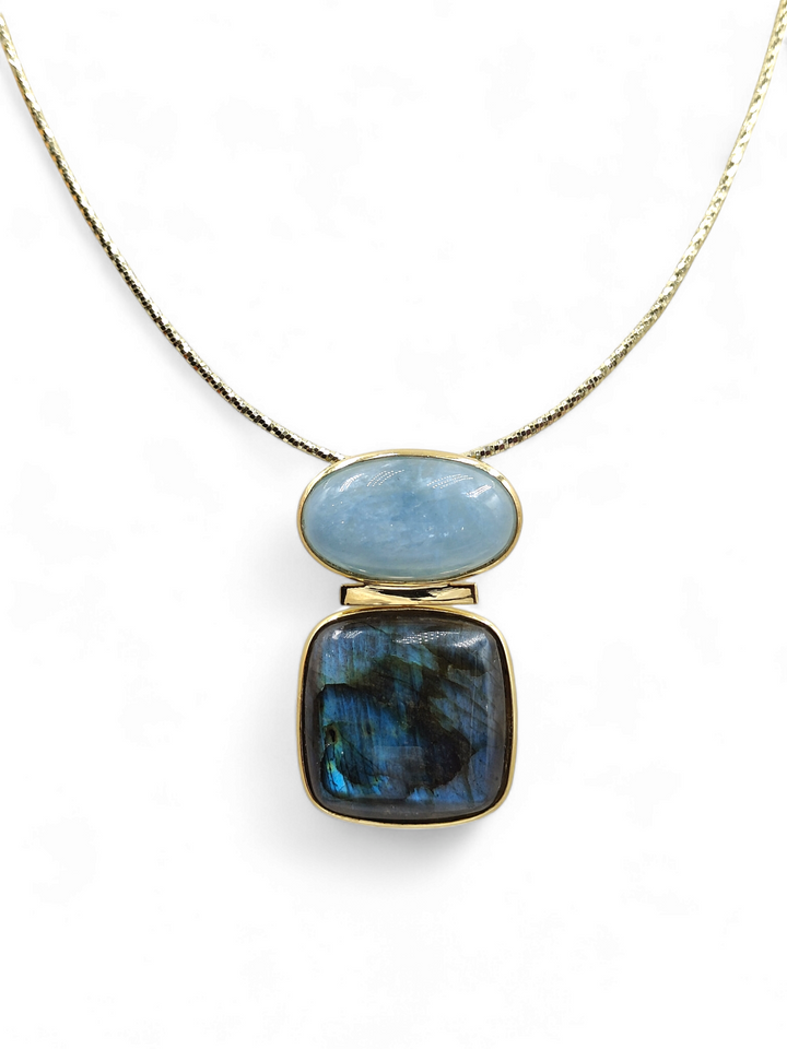 Collana ciondolo particolare in acquamarina e labradorite montato su argento dorato
