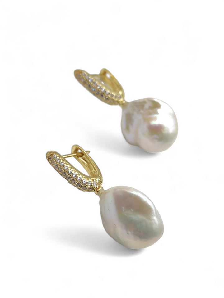 Orecchini in perla scaramazza montato su argento dorato