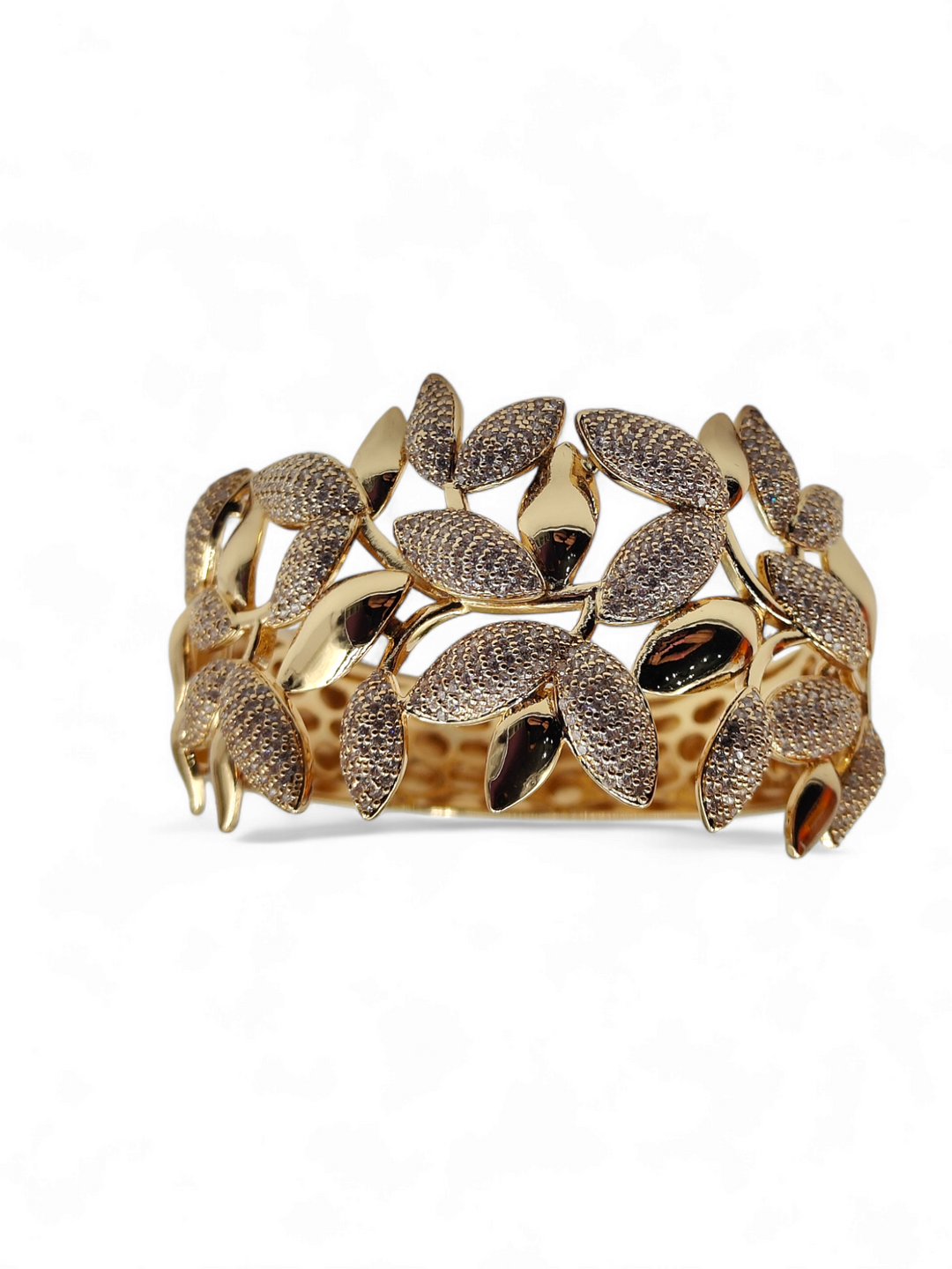 Precious leaf bracelet mounted on bronze