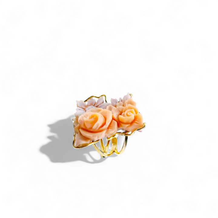 FINE COLLEZIONE - Anello fiore in cammeo montato su argento