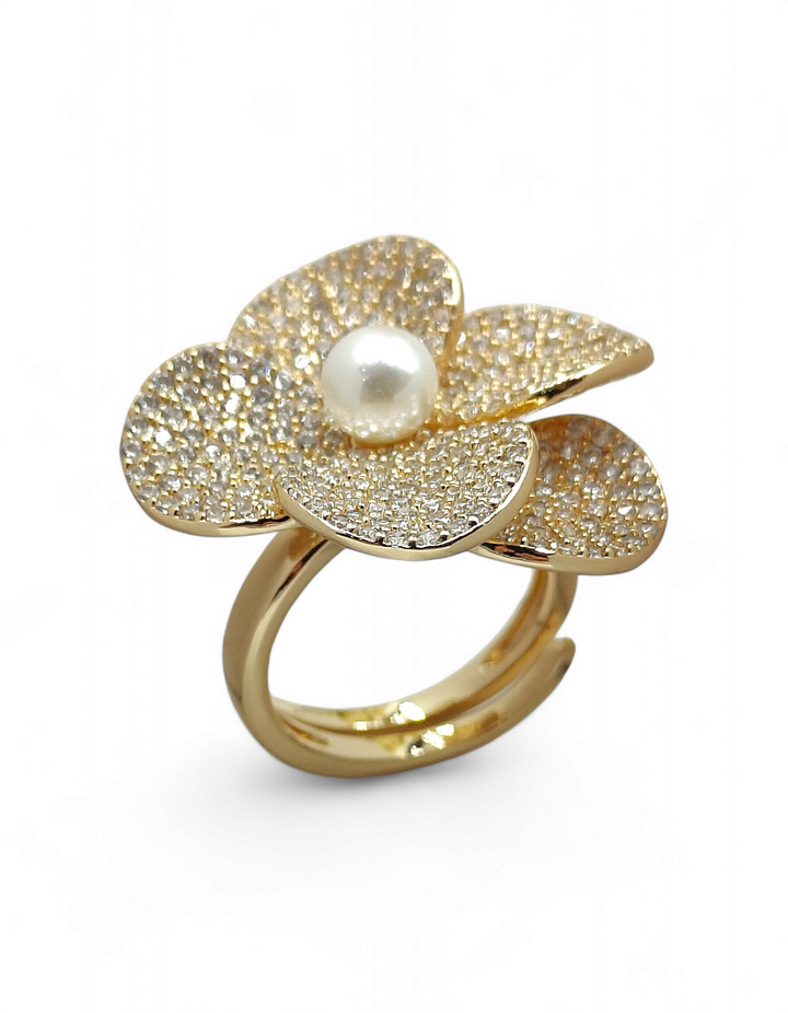 Anello fiore prezioso in perla e zirconi montato su bronzo
