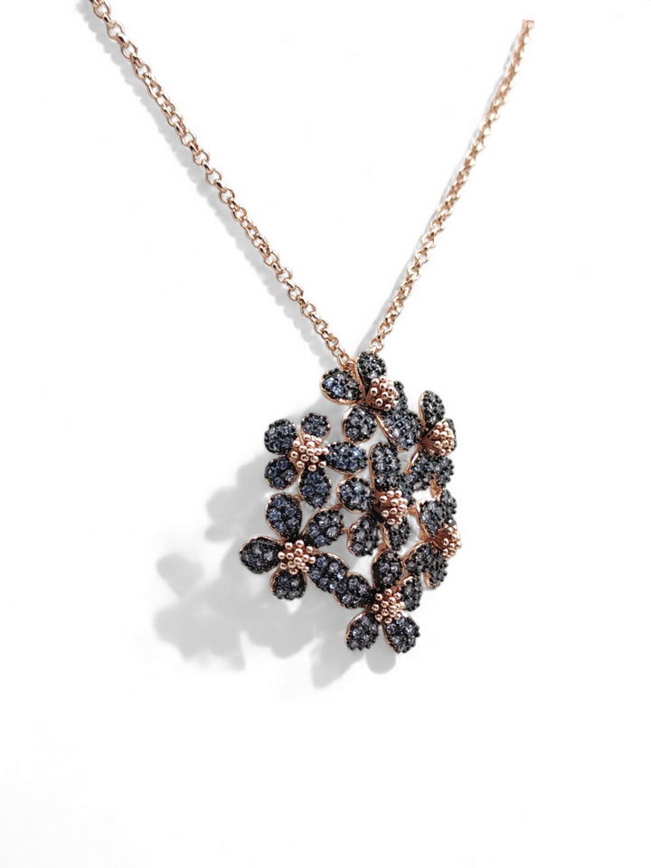Precious flower necklace in blue bronze