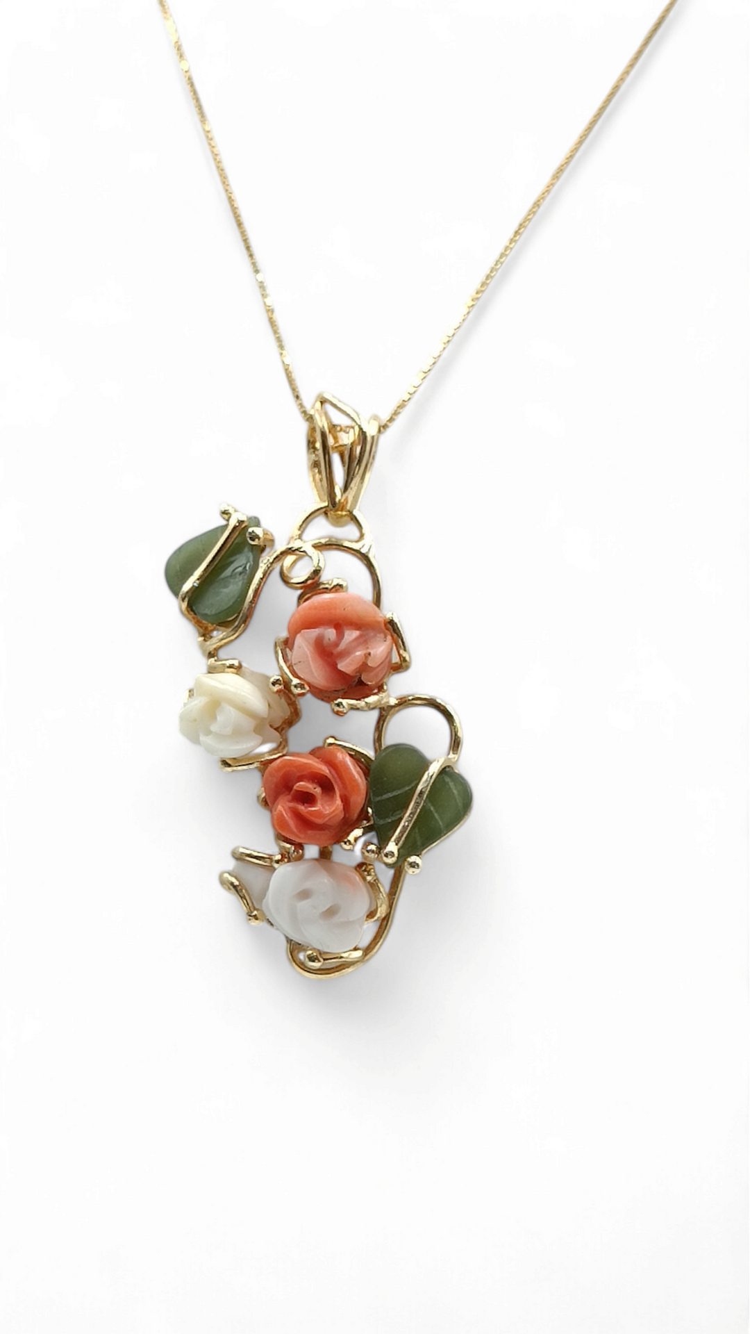 Collana ciondolo fiori  in corallo vero montato su argento