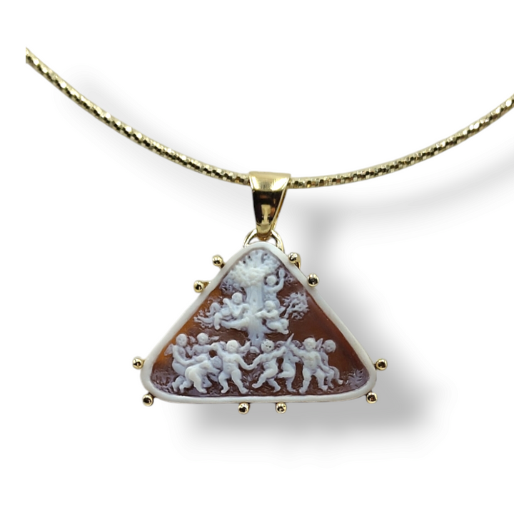COLLANA CON CIONDOLO "TRIANGOLO DI ANGELI" IN CAMMEO MONTATO SU ARGENTO