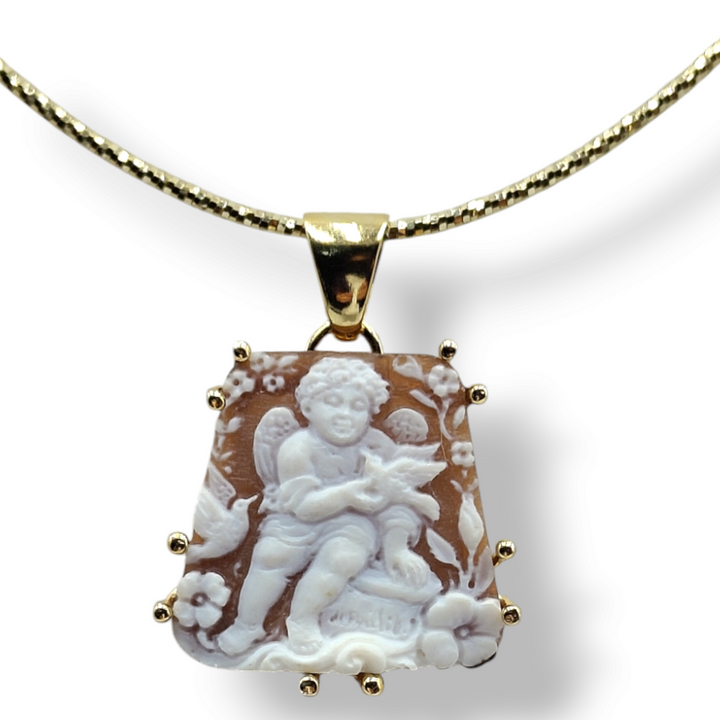 COLLANA CIONDOLO "ANGELO CUPIDO" SU CAMMEO MONTATO SU ARGENTO DORATO