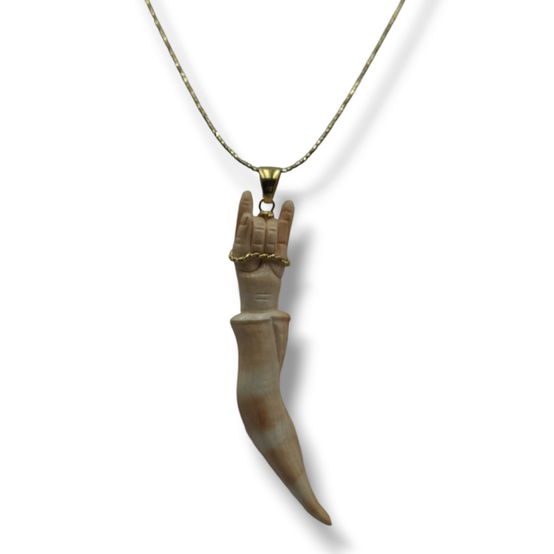 COLLANA CON CIONDOLO "IL CORNO" IN CAMMEO CORNIOLA MONTATO SU ARGENTO