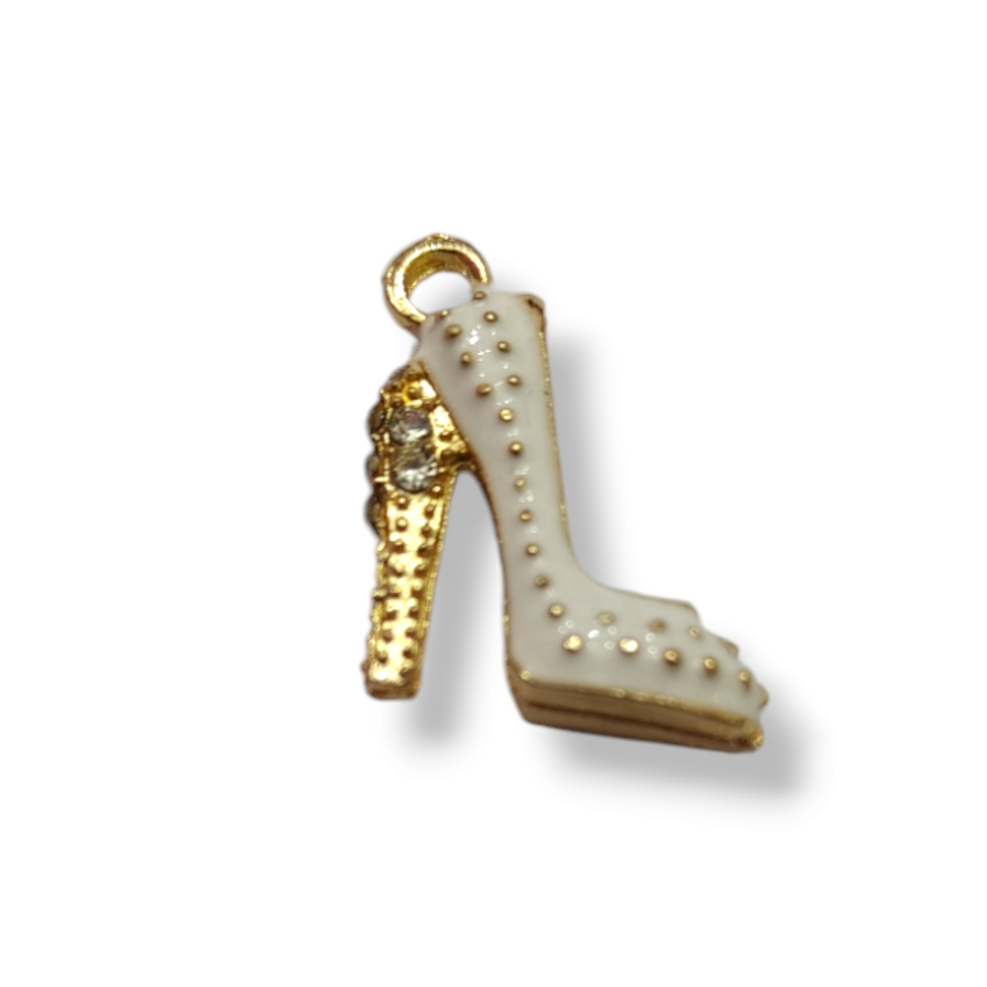END OF COLLECTION - Shoe bracelet with river pearls