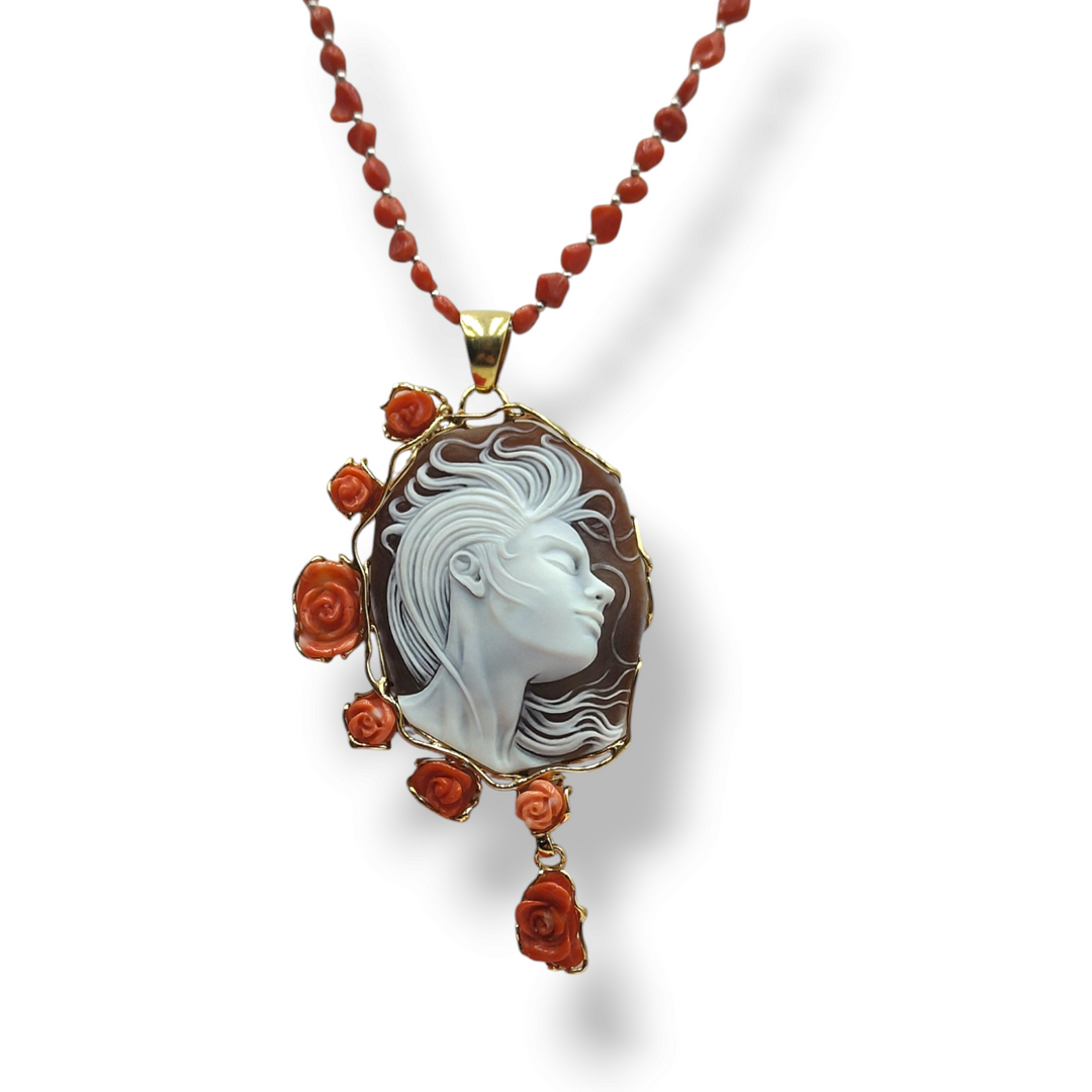 "Rebel Goddess" pendant necklace in sardonyx shell mounted in silver