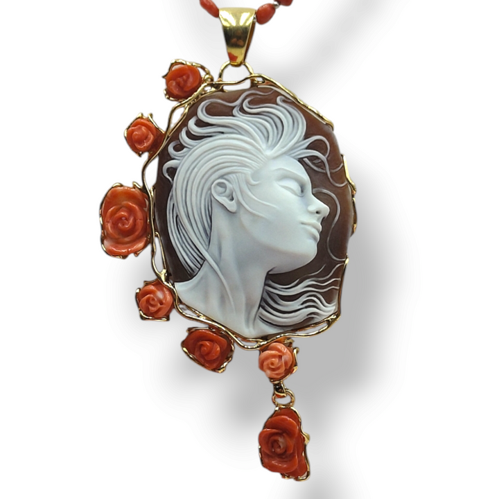 "Rebel Goddess" pendant necklace in sardonyx shell mounted in silver