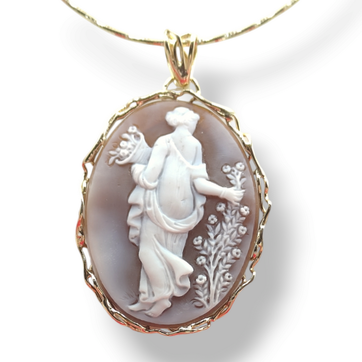 "Flora" pendant necklace in sardonic cameo mounted on silver