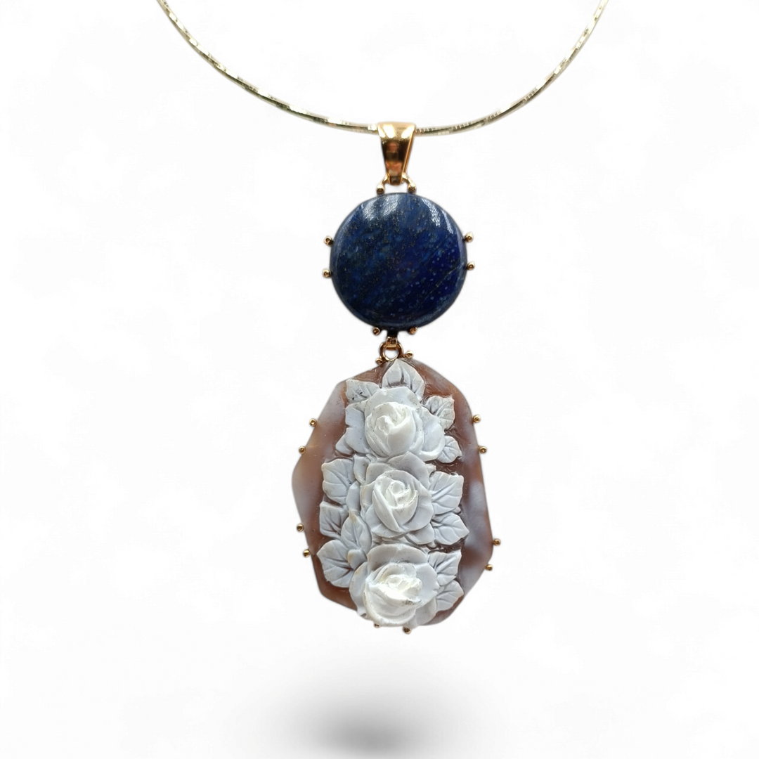 Collana ciondolo "fiori e lapis" in cammeo montato su argento