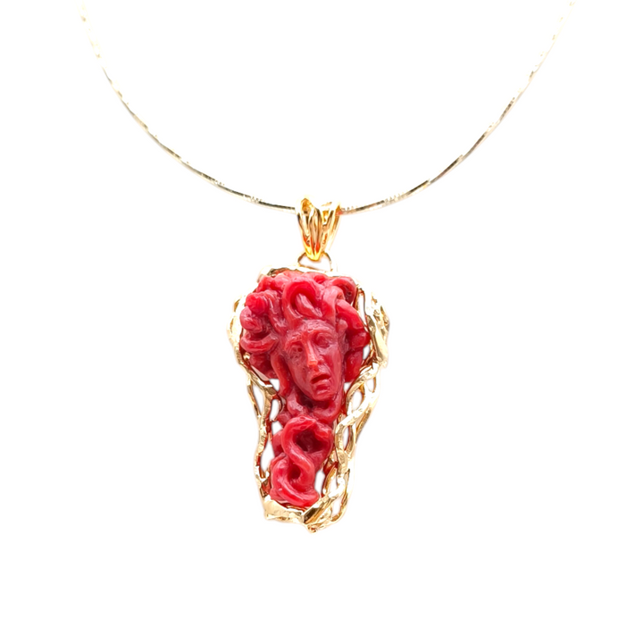 Collana ciondolo "Medusa" in corallo montato su argento