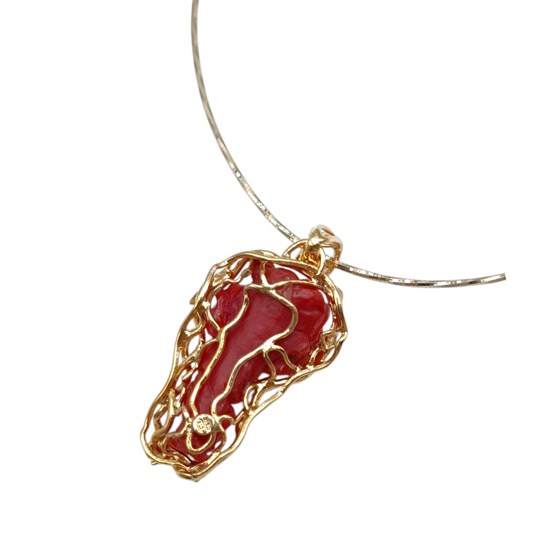 Collana ciondolo "Medusa" in corallo montato su argento