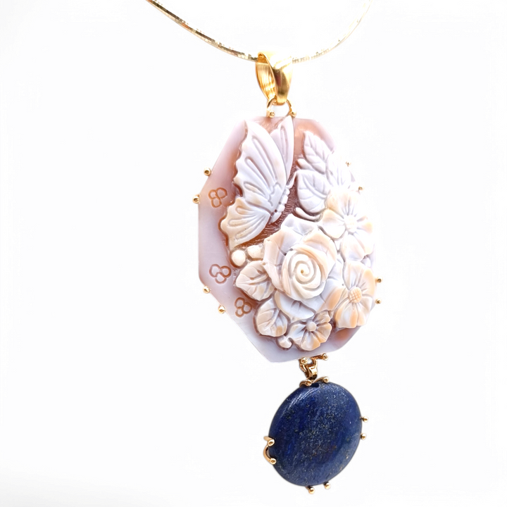 Pendant necklace "flower and butterfly" in cameo and kyanite mounted on silver
