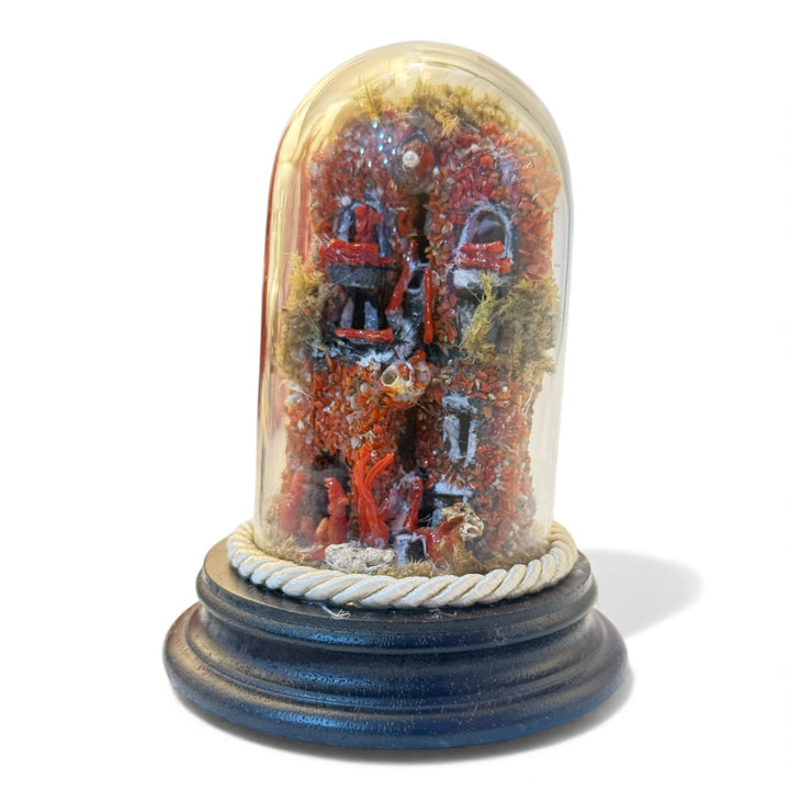 Presepe di Corallo con Cupola di Vetro e Base in Legno