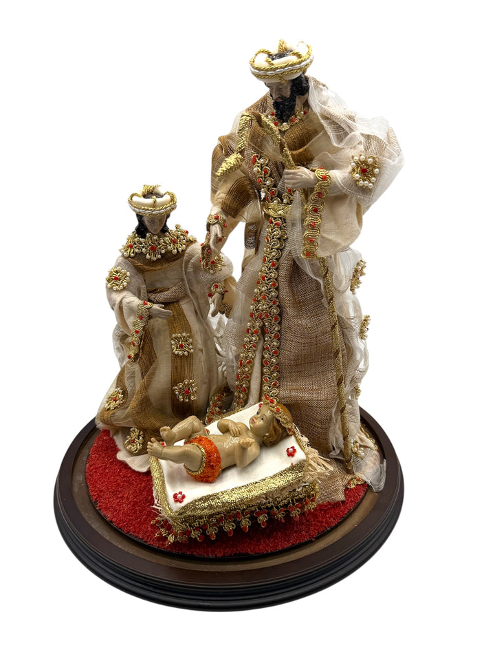 Presepe “natività “ in cupola di vetro montato in corallo
