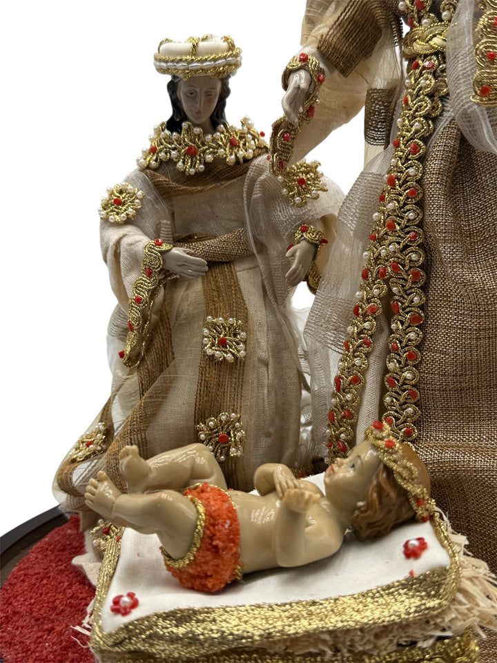 Presepe “natività “ in cupola di vetro montato in corallo