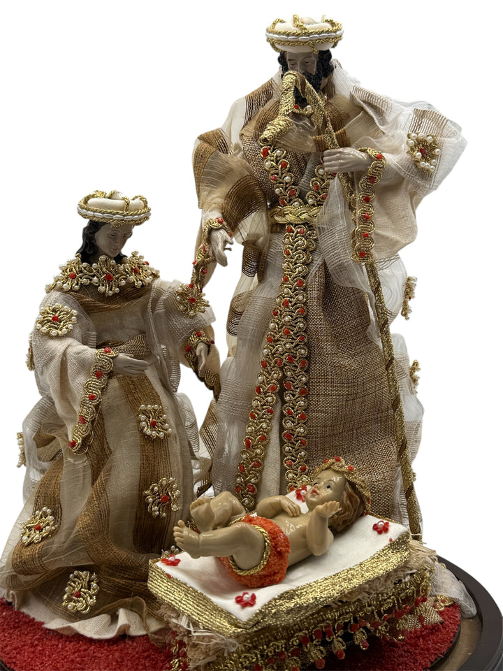 Presepe “natività “ in cupola di vetro montato in corallo
