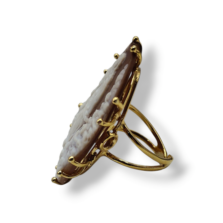 "Madonna dell'Assunta" ring in cameo mounted on silver