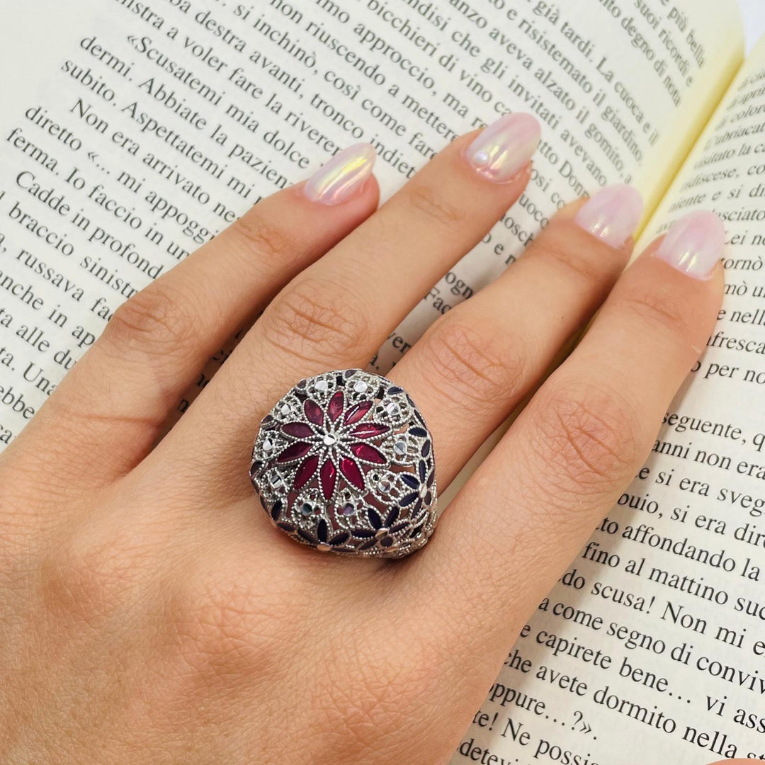 Silver flower ring with filigree workmanship