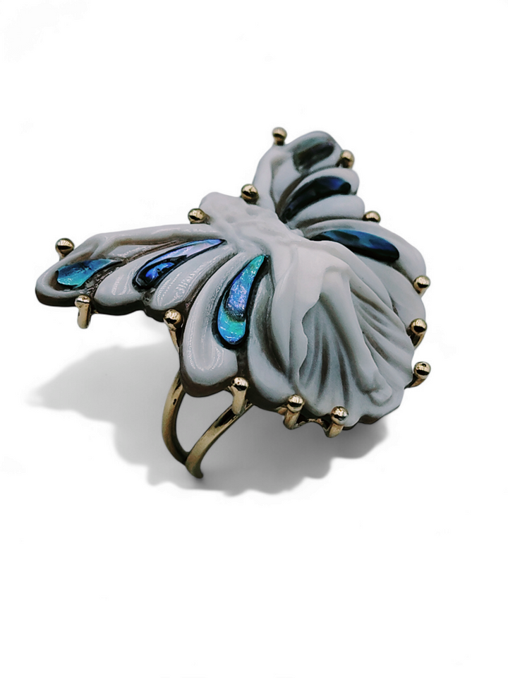 "BUTTERFLY GODDESS" CAMEO RING MOUNTED IN SILVER
