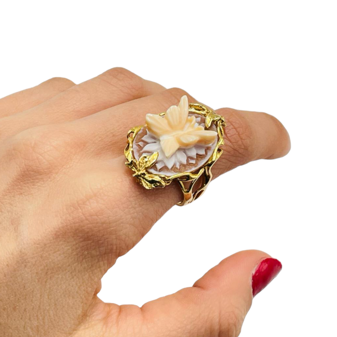 Butterfly ring in cameo and mounted on silver