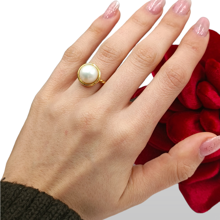 END OF COLLECTION - Pearl ring mounted on silver