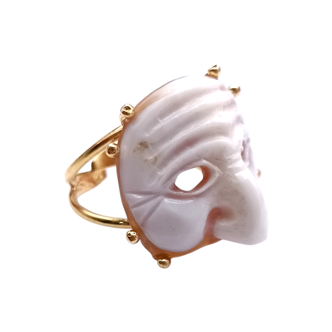 Anello maschera napoletana, Pulcinella, in cammeo e montato su argento Lucia Vitiello Gioielli di Napoli