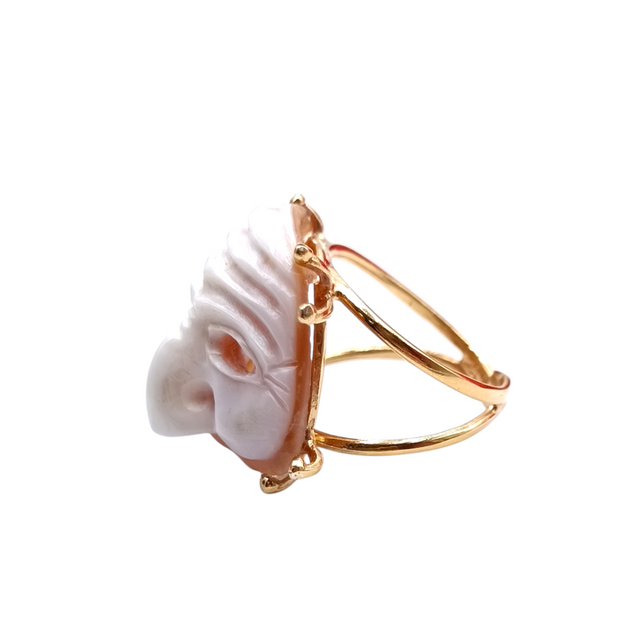 Anello maschera napoletana, Pulcinella, in cammeo e montato su argento Lucia Vitiello Gioielli di Napoli