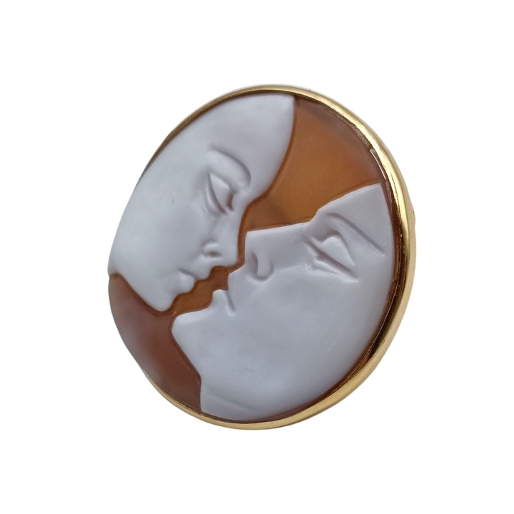 Anello "baciami" su cammeo sardonico montato su argento
