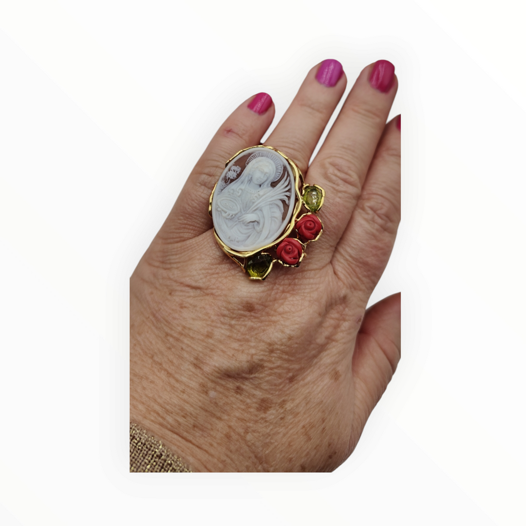 "Santa Lucia" ring on sardonyx shell mounted on silver