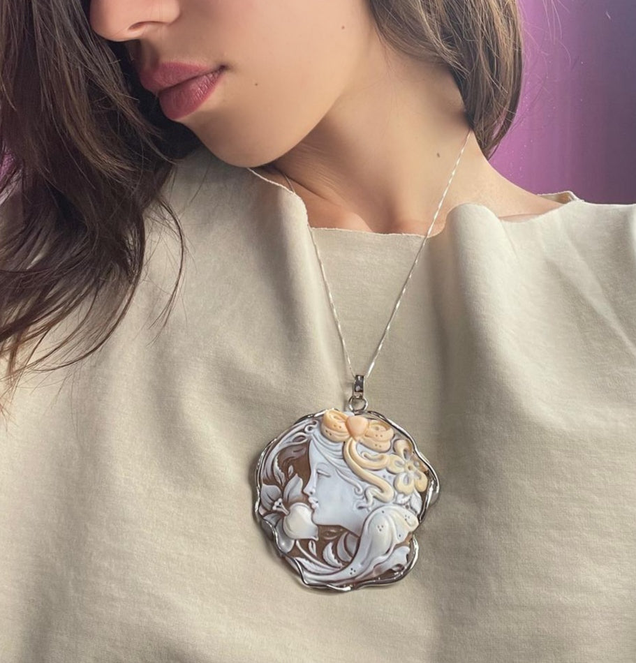 Goddess Bow Pendant in Cameo Mounted on Silver