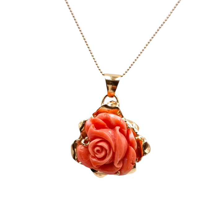 Collana rosa di corallo rosa montato su argento