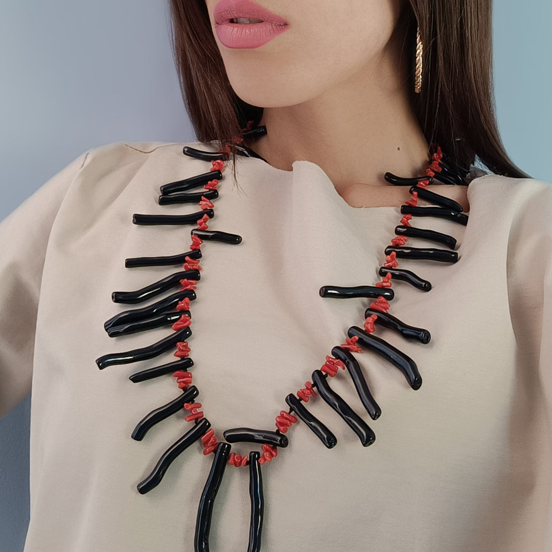 Collana frangia su corallo rosso e corallo nero Lucia Vitiello Gioielli di Napoli