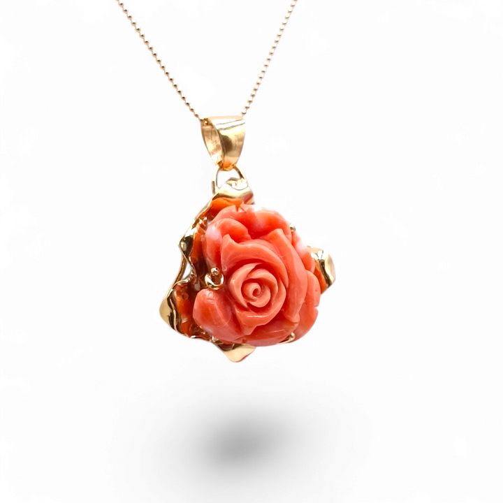 Collana rosa di corallo rosa montato su argento