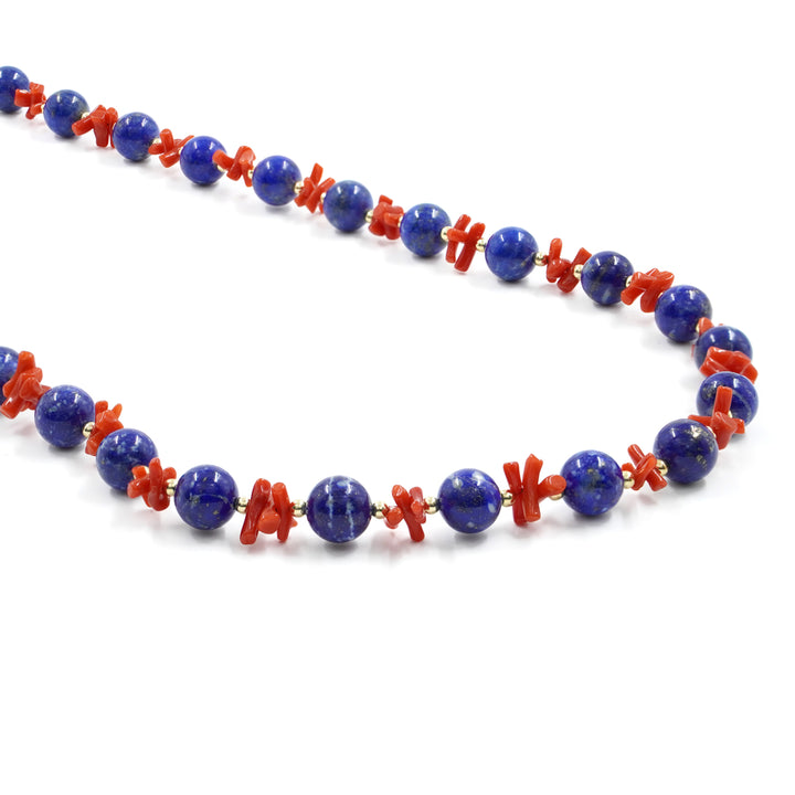 Collana lapis e corallo montato in ematite e argento placcato oro