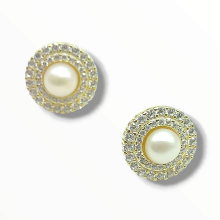 Pearl and zirconia flower earrings mounted on silver