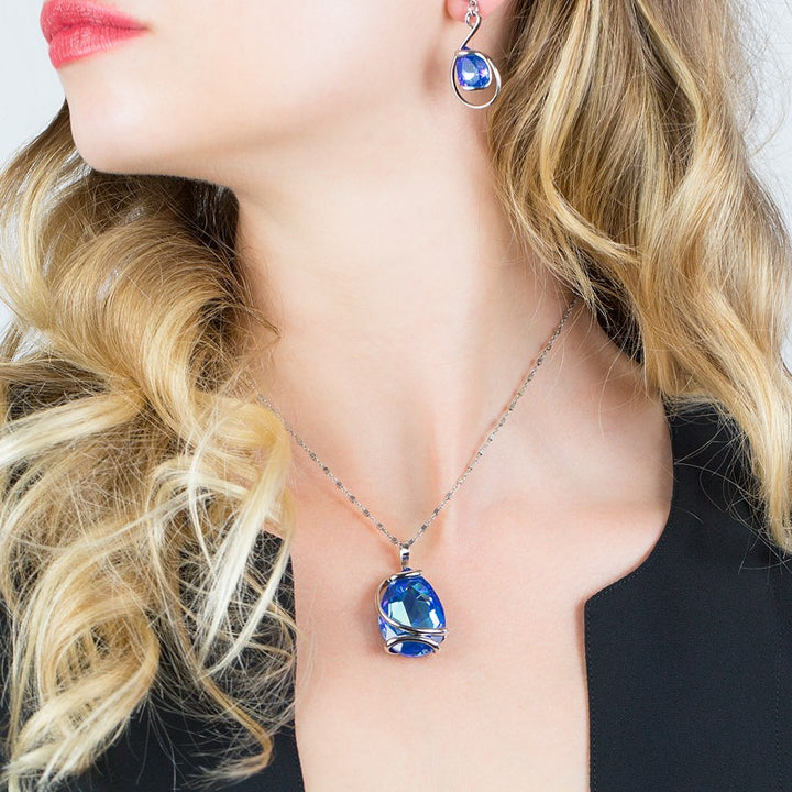 Blue pendant necklace in precious Murano crystal