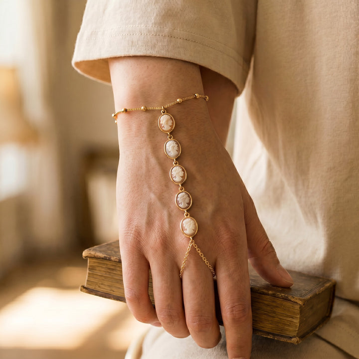 Baciamano Dame di Cammeo montato in Argento Dorato