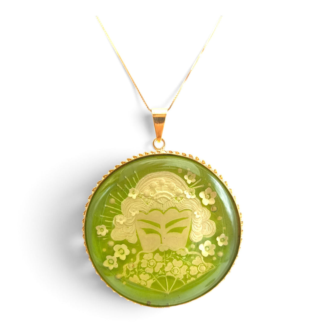 Ciondolo Geisha di Ambra montato in Argento Dorato