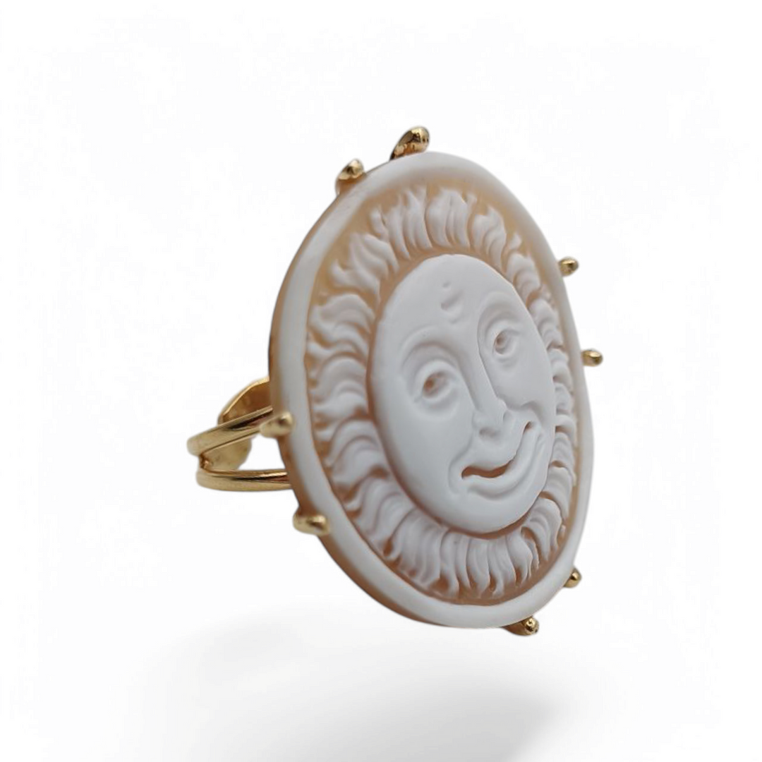 "Sun" ring in sardonyx cameo mounted on silver