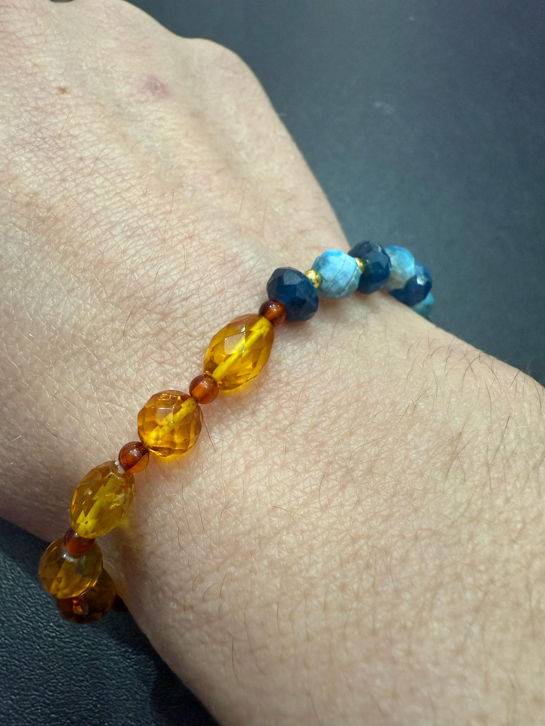 Yellow amber, apatite and hematite bracelet