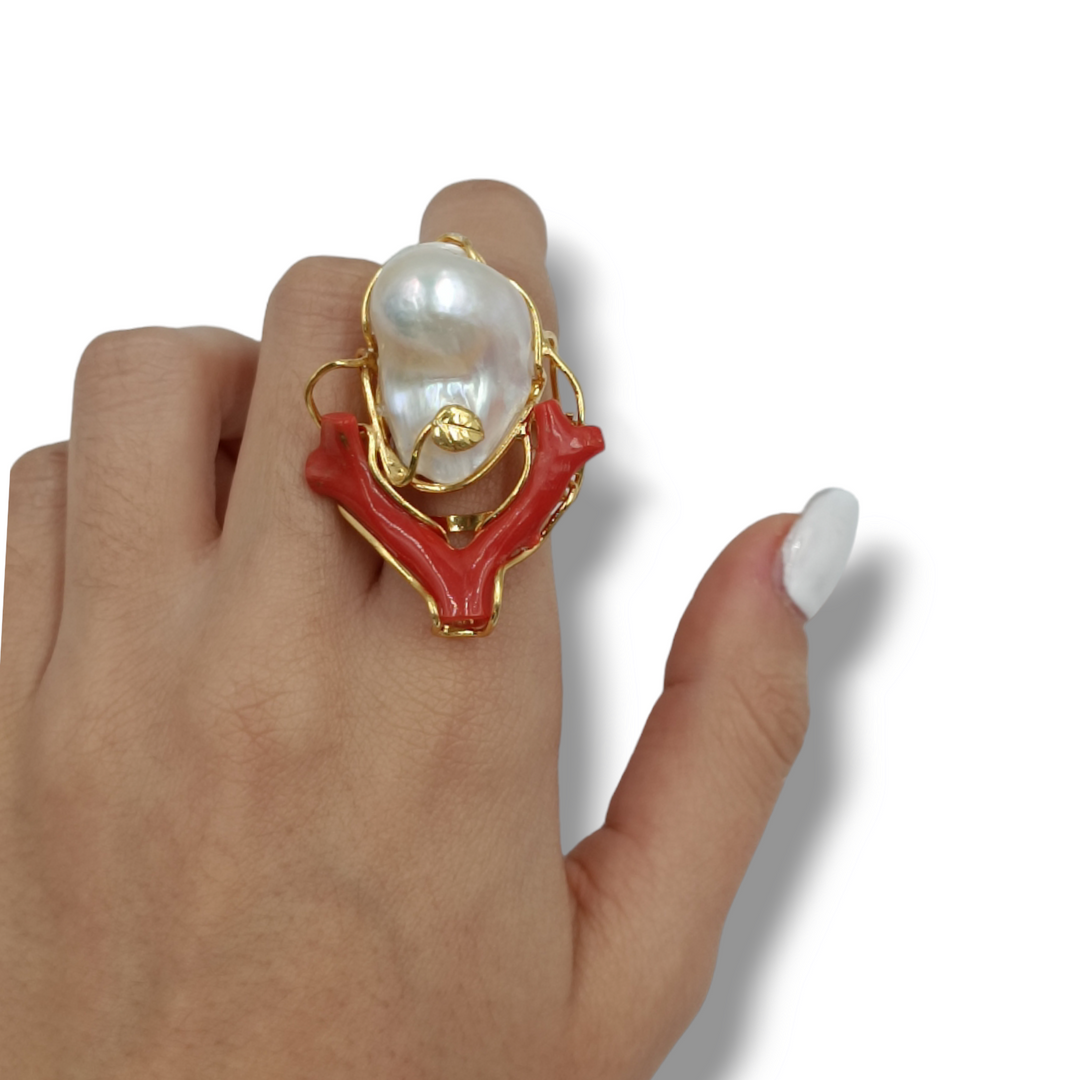 Anello in corallo e perla montato su argento