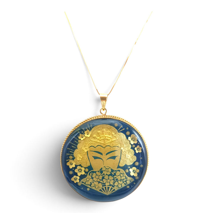 Ciondolo Geisha di Ambra montato in Argento Dorato