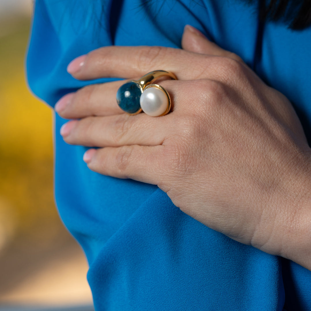 Apatite and pearl ring mounted on silver