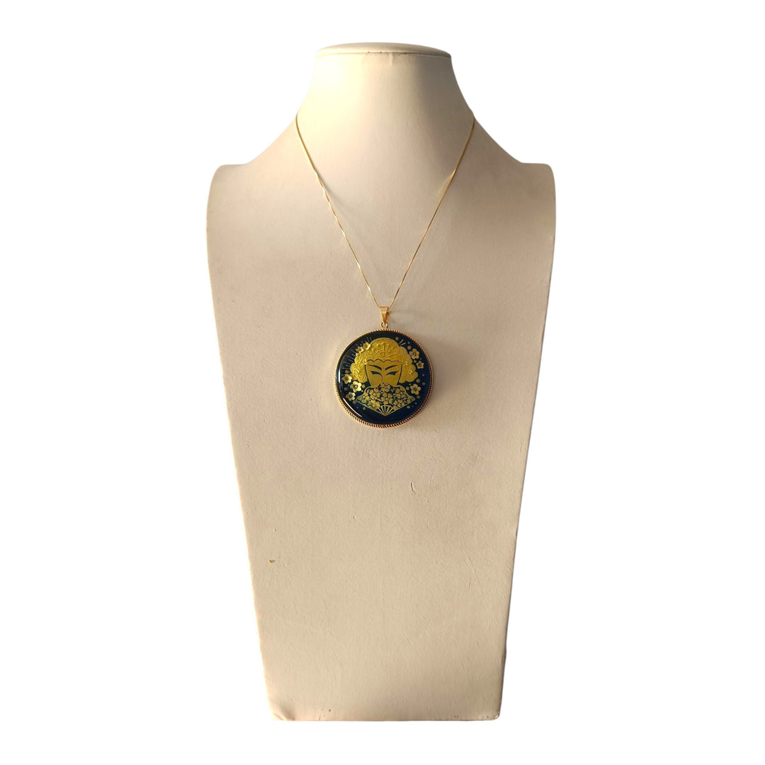Ciondolo Geisha di Ambra montato in Argento Dorato